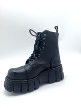 Load image into Gallery viewer, New Rock Boots genuine leather 8 holes with platform heel (soft, fine-grain leather)
