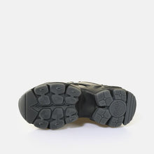 Load image into Gallery viewer, Buffalo Boots Sneaker Binary Ice Charms Schwarz