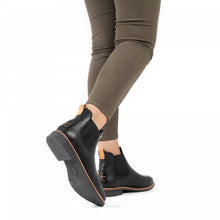 Lade das Bild in den Galerie-Viewer, Panama Jack Damen Chelsea Boots Giordana Schwarz Nappa Waterproof