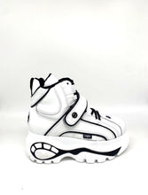 Lade das Bild in den Galerie-Viewer, Buffalo London Classic Boots Shoes Plateau Schuhe 90er White/Black Weiß Schwarz 1348-14 2.0 (Limited by ModeRockCenter)
