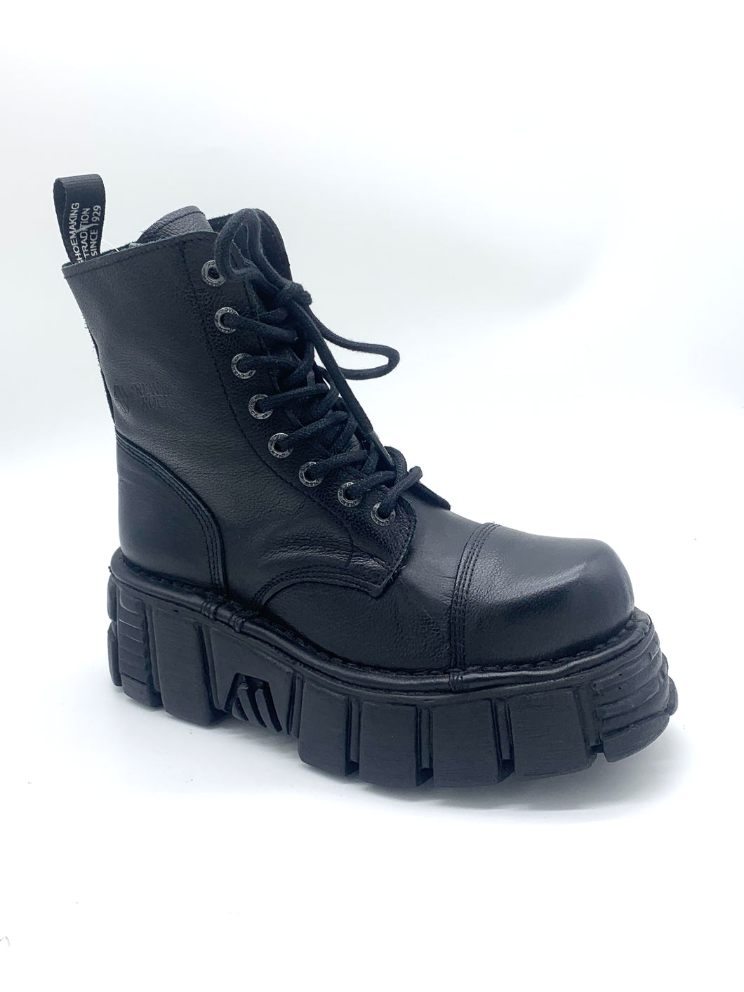 New Rock Boots Stiefel Echtleder 8 Loch mit Plateu Absatz (weiches, feinnarbiges Leder)