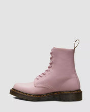 Load image into Gallery viewer, Dr. Martens 8-Loch Stiefel 1460 PASCAL VIRGINIA LEDER STIEFEL Echtleder Bubblegum Pink 20102683
