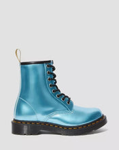 Load image into Gallery viewer, Dr. Martens 8-Loch Stiefel VEGAN 1460 METALLIC ANKLE BOOTS Goldmix Blau 25279400
