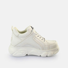 Load image into Gallery viewer, Buffalo Sneaker CLD Corin Button
