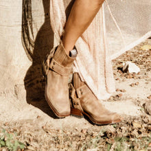 Load image into Gallery viewer, Sendra Boots BIKERSTIEFELETTE Braun
