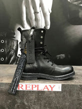 Lade das Bild in den Galerie-Viewer, Replay Damenschuhe Schuhe Stiefel Stiefelette Boots Leder Cletic Patches Nieten

