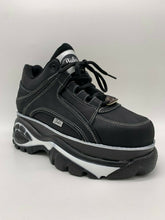 Load image into Gallery viewer, Buffalo Classic Boots Shoes Plateau Schuhe 90er Schwarz Weiß 1339-14
