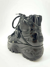 Lade das Bild in den Galerie-Viewer, Buffalo Classic Boots Shoes Plateau Schuhe 90er Schwarz Lackleder 1348-14 NEU
