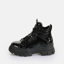 Lade das Bild in den Galerie-Viewer, Buffalo Boots Aspha Ankle-Boot Vegan Schwarz-Lack
